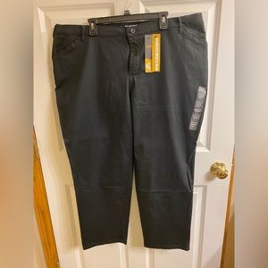 Lee Pants Womens 22 W Petite Relaxed Fit All Day Straight Leg Pant NWT Black